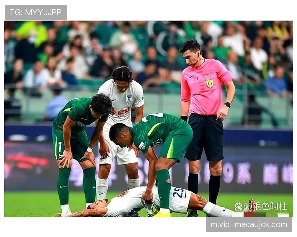 楚阿梅尼禁区轻微拉拽被判点球欧冠赛场再掀尺度讨论